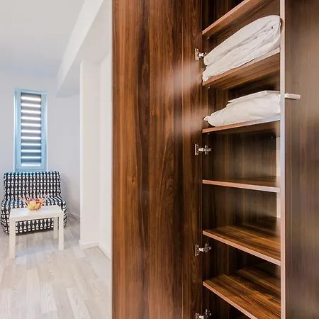 Apartament Bako